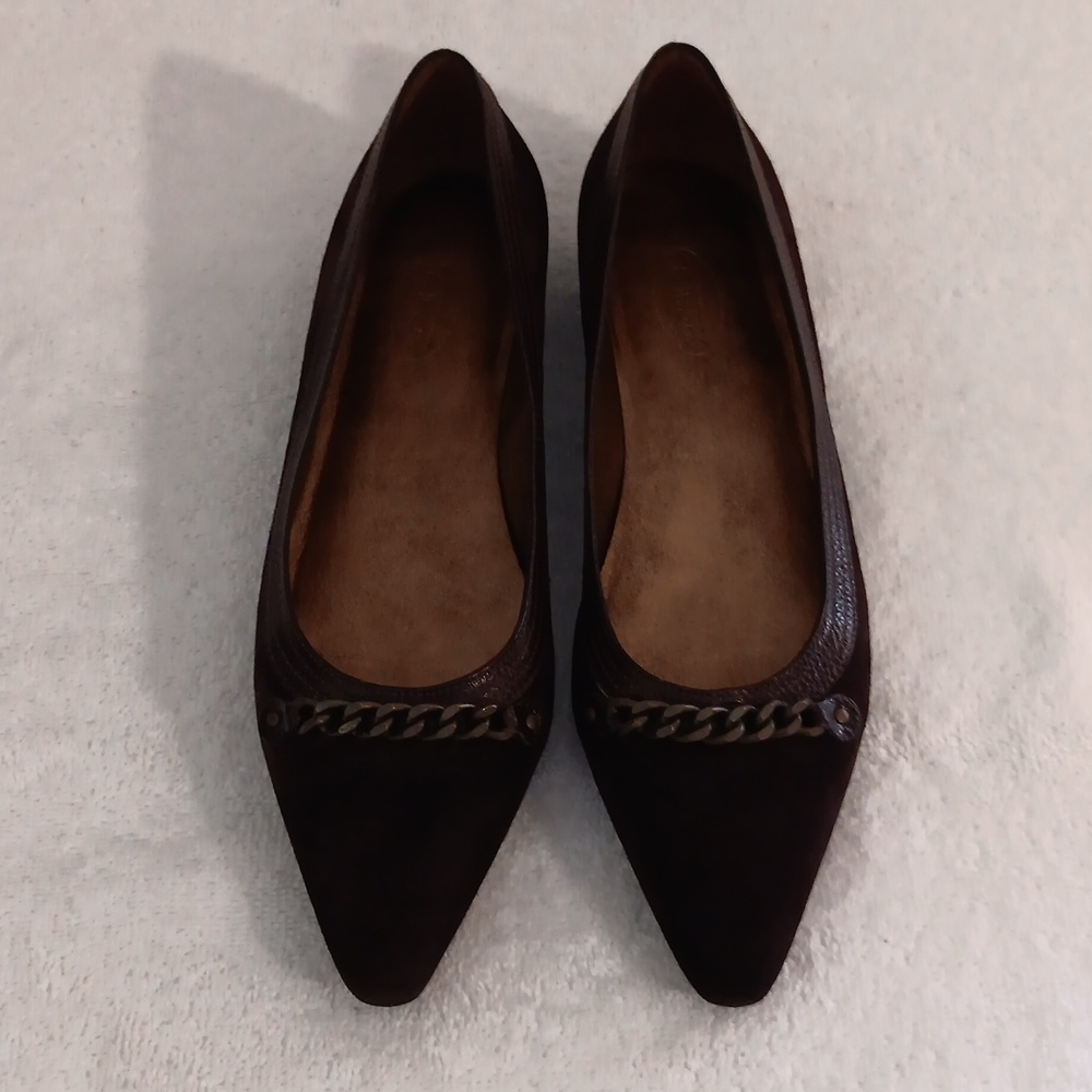 Talbots women's size 9.5W pointed toe flats brown suede/oil rubbed chain detail